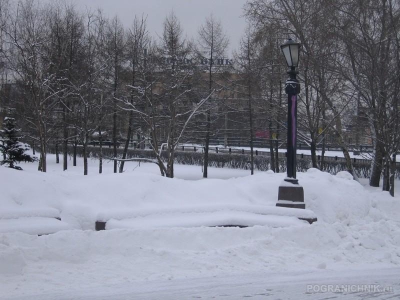 Наша скамейка в ожидании 28 мая