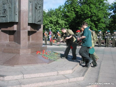 Возложение цветов к памятнику Пограничникам Отечества