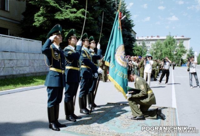 знамя новое -ордена старые.jpg