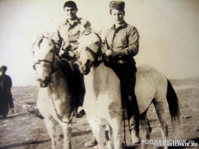 Ай-Ханум,слева Закиров Наби