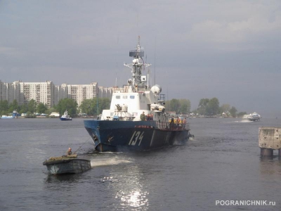 Подробнее о "ПСКР 725 ведут в док. Взято с http://docklife.ucoz.ru/"