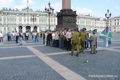 28-е в Питере, Общее построение на Дворцовой