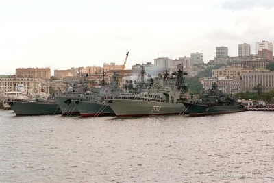 ПСКР "Орелъ" во Владивостоке с флотскими кораблями