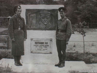 пз Славянка сухопутная 1981 Сергей Блинов слева и сержант Ци