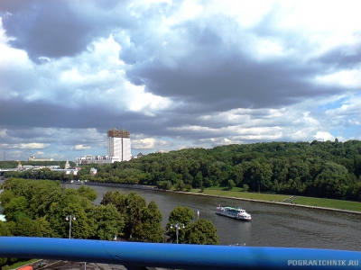 С Метромоста, на Воробьёвых горах