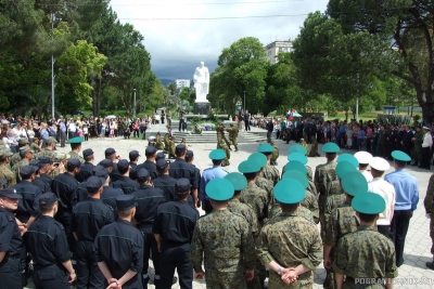 28 мая  у могилы неизвестного солдата Сухум. Абхазия
