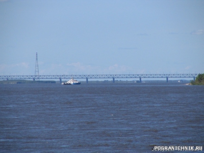 ПСКР перед мостом в Хабаровске на Амуре 