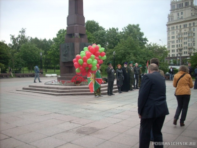 Боевой расчёт 27 мая 2010г., памятник.