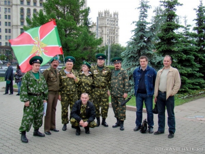 Боевой расчёт 27 мая 2010г., памятник.