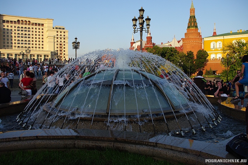 Фонтан на красной площади в москве фото