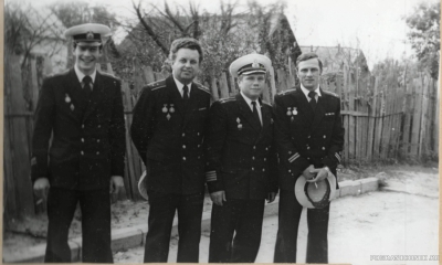 Офицеры и миманы первого экипажа корабля