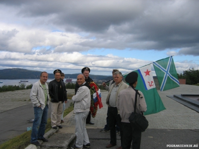 13.08.11. Мурманск. У памятника защитникам Заполярья