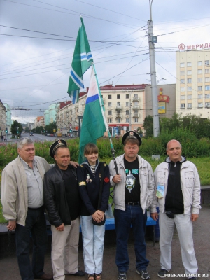 13.08.11. Мурманск. На площади 5 углов.