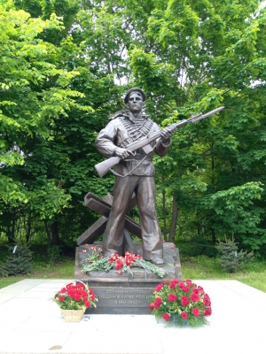 Памятник морякам, погибшим под Москвой