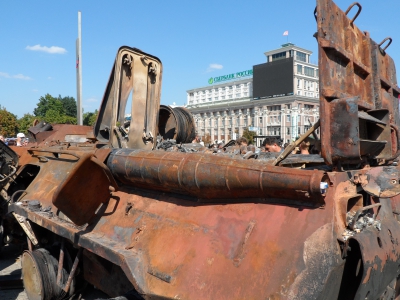 Донецк. Новороссия.Сожжённая техника украинской армии.