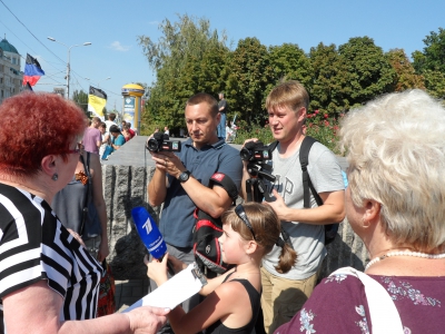 Донецк.Новороссия. Митинг 24.08.2014 Маленький репортёр)))