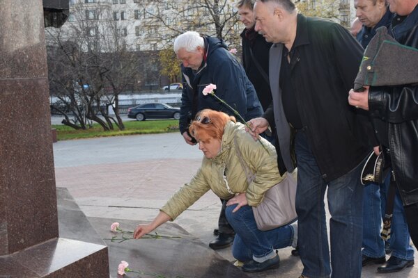 Подробнее о "У памятника пограничникам Отечества"