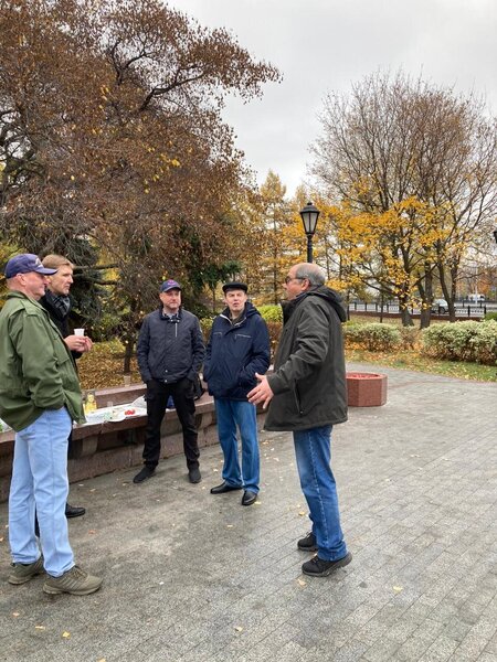 Встреча у памятника пограничникам Отечества.