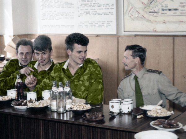 100 дней до приказа, июль 1989год к-н Пасхин.jpg