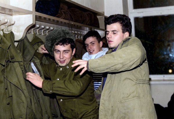 В наряд с 2х 1 января 1989г одеваемся.jpeg