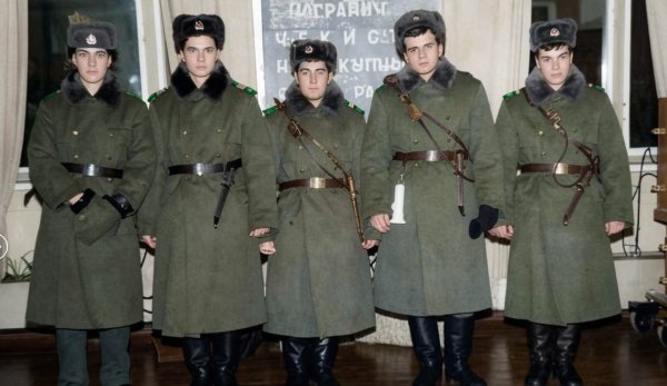 В наряд с 2х 1 января 1989г перед приказом.jpg