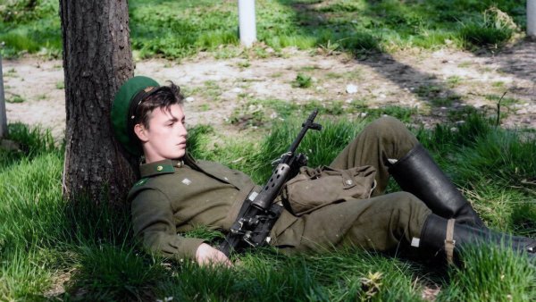 Коля Целиков на полосе препятствий.jpg