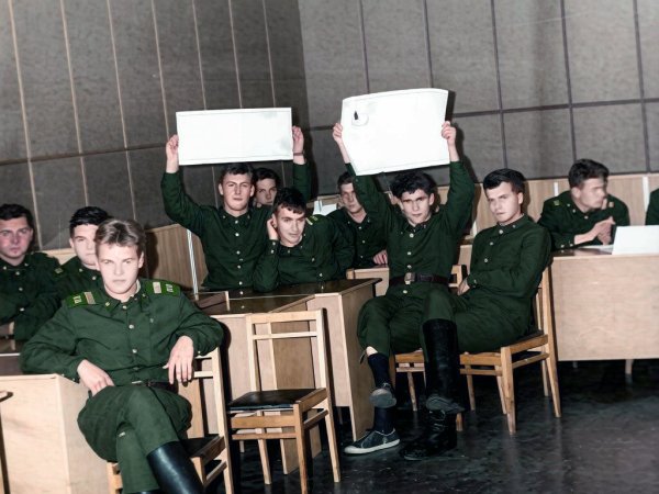 В Ленинской комнате какое то мероприятие.jpeg