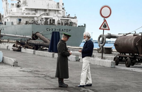 Лёха Капошко и боцман с Сухэ-Батора.jpg