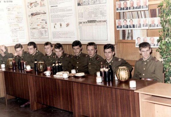 У дедов 100 дней до приказа, июль 1989г.jpeg